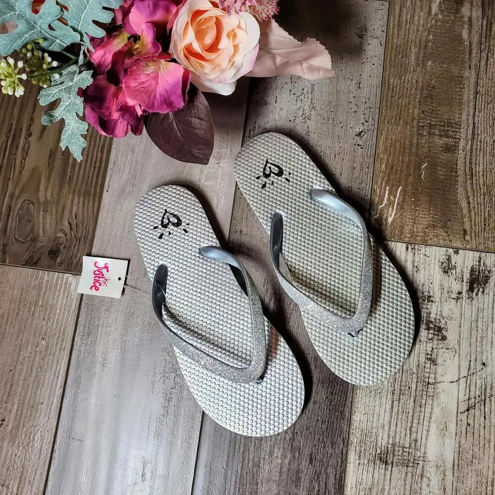 NWT Justice Silver Girls Flip Flops Size 4/5